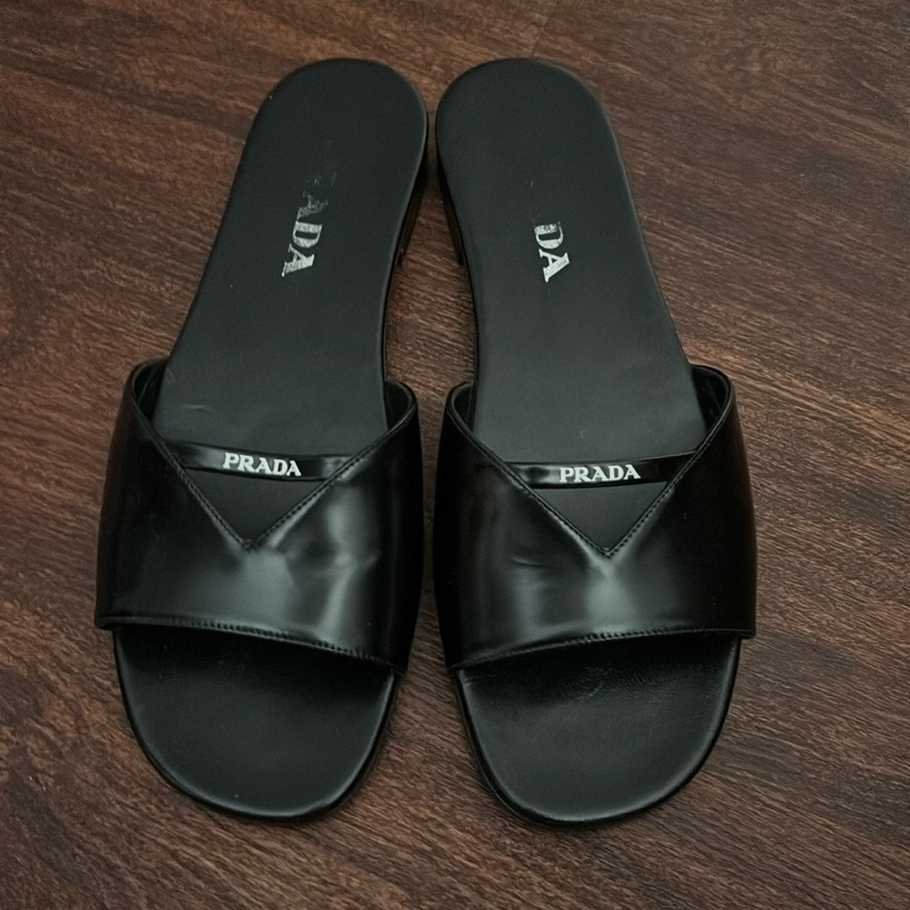 Prada slides size 38.5 (8.5 US)